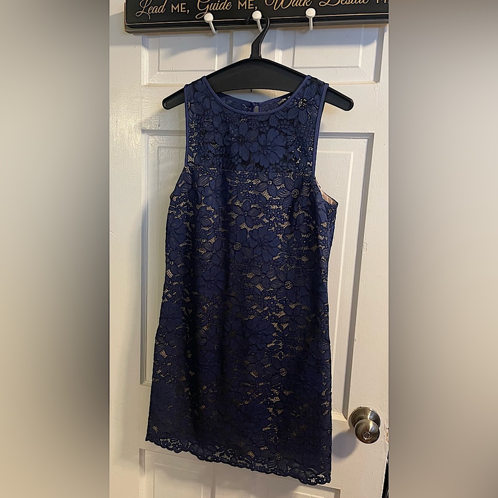 Never worn - Trina Turk dark blue lace shift dress 6